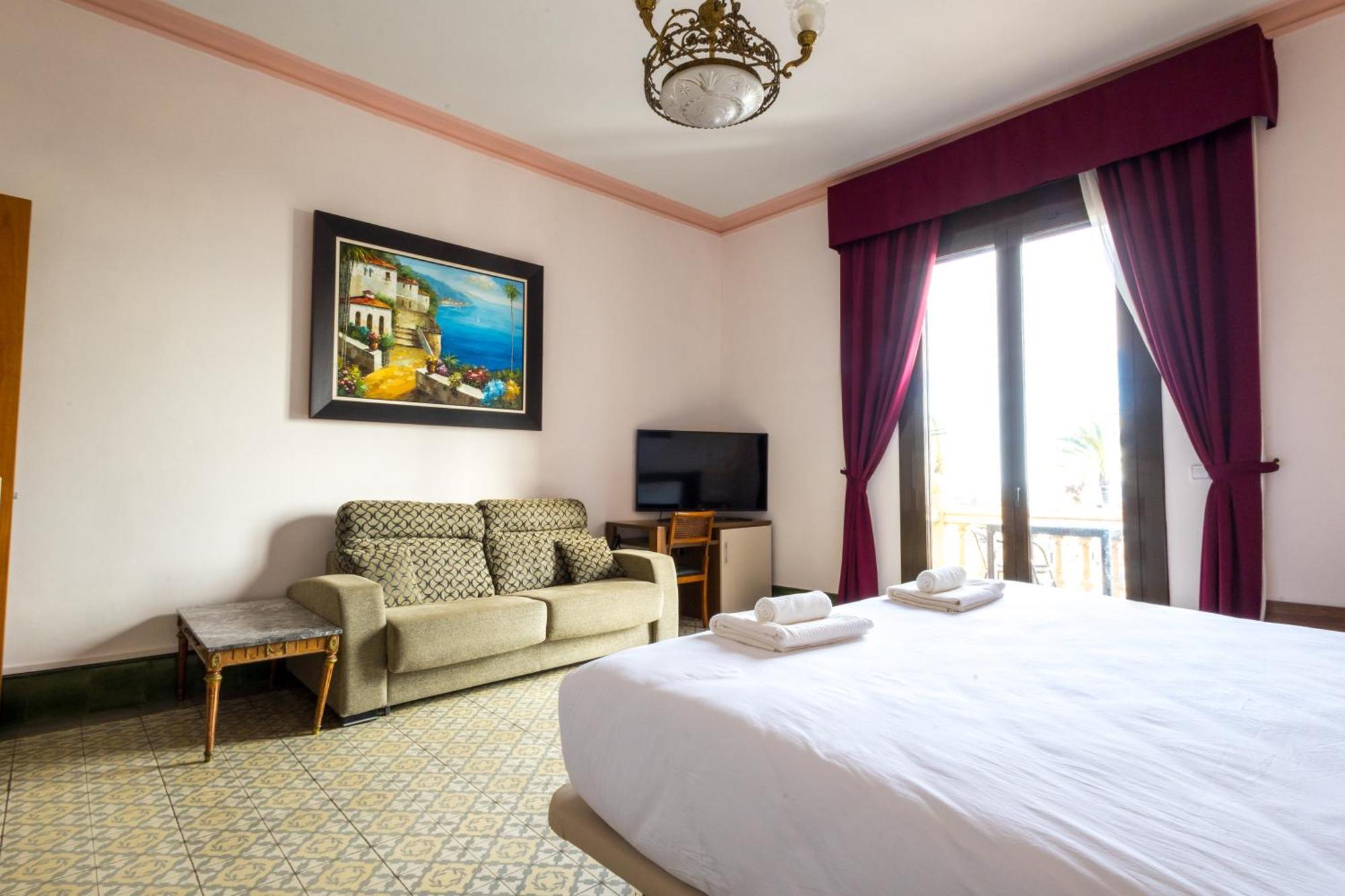 Hotel Llar De Capitans Masnou Exteriér fotografie